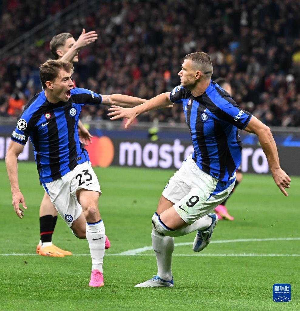 官方：前巴西主帅蒂特执教巴甲克鲁塞罗，签约一年（巴甲克鲁塞罗官宣聘任前巴西队主帅蒂特，合同一年）