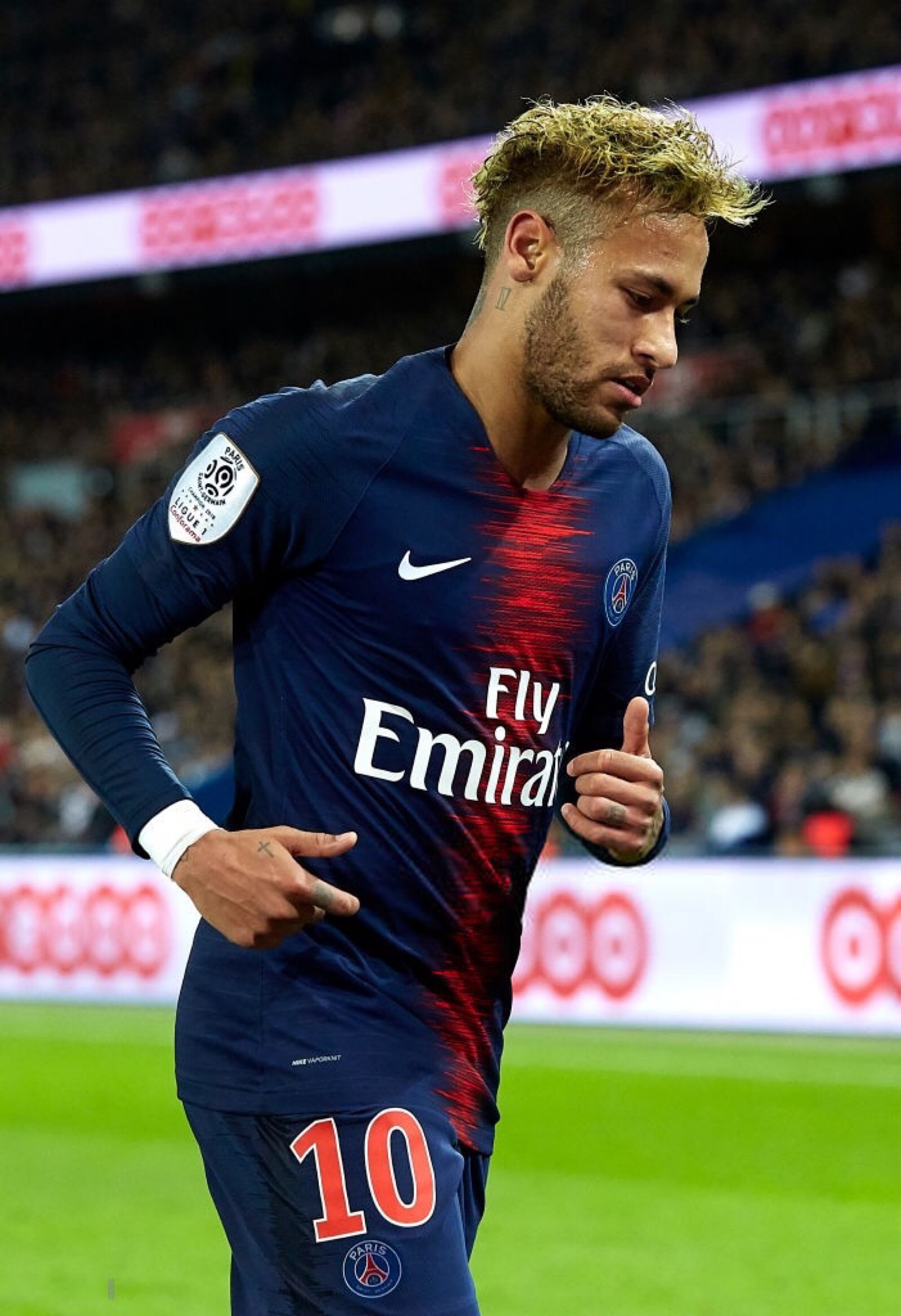 足球和篮球观赛热回暖，全球关注度持续上升（足篮观赛热度回升，全球关注度持续攀升）
