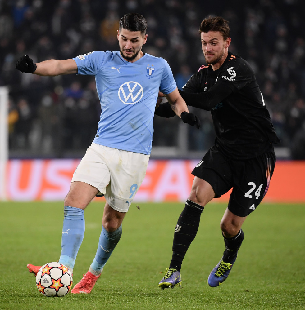 备受关注！74611名球迷现场观战英格兰女足vs中国女足的友谊赛