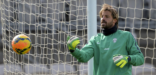 图片报：基米希因脚踝问题无法完整参加训练，本轮可能当替补（图片报：基米希脚踝不适仅部分合练，本轮或先任替补）