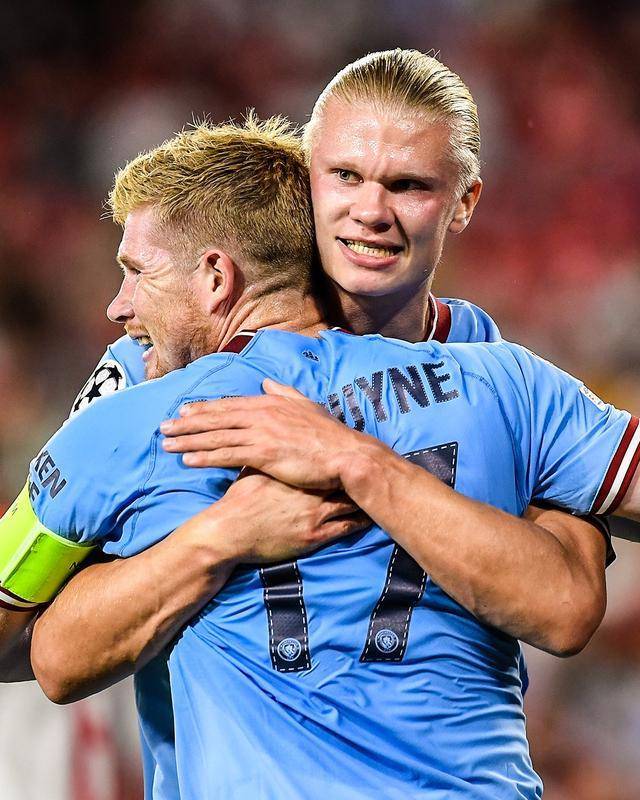 没射正，莱万是巴萨队史首位单赛季西甲两次罚点射偏的球员（莱万本季西甲两度点球射偏，成巴萨队史第一人）