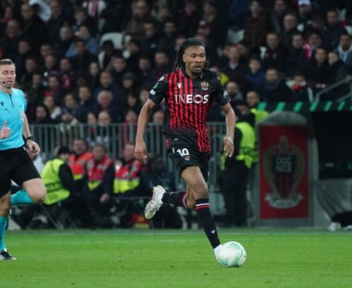 足球中超豪门再爆冷门，争冠格局突然大变（中超豪强再遭爆冷，争冠形势瞬间生变）