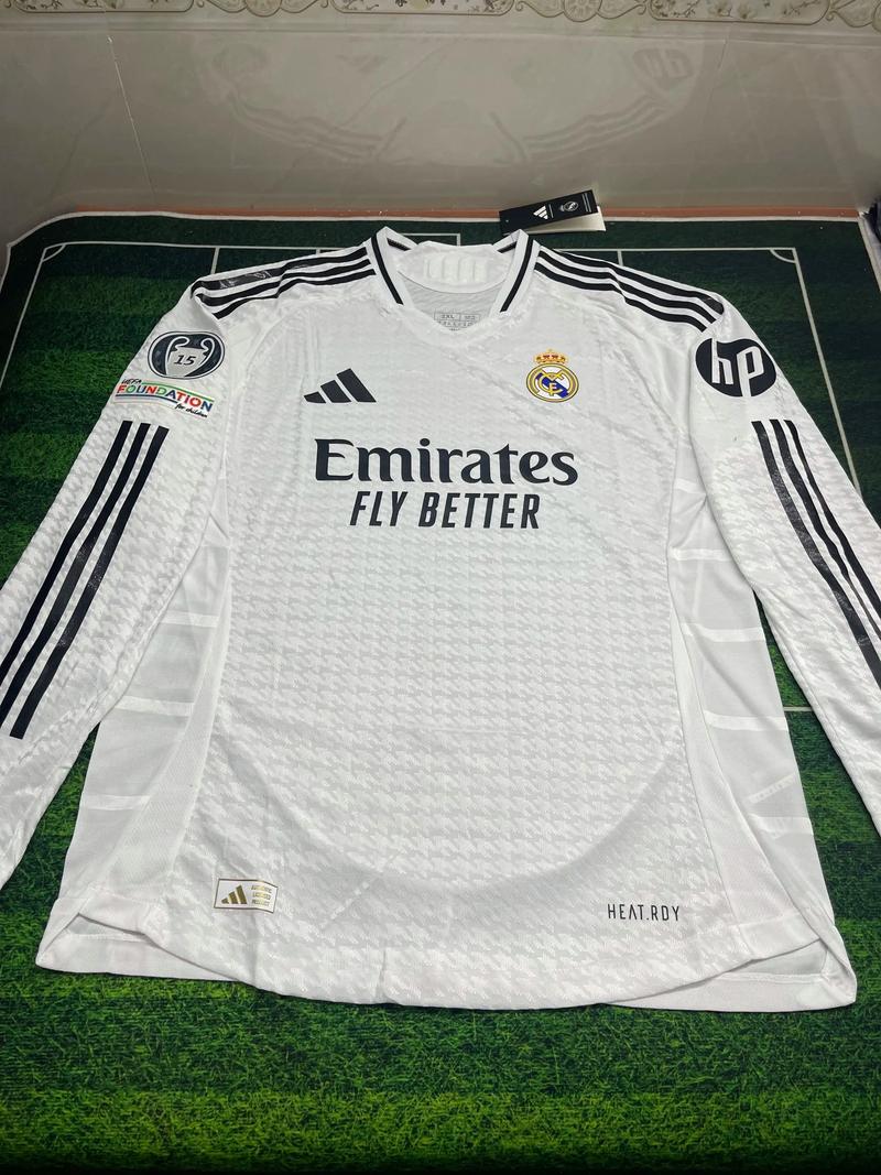 图片报：努贝尔能否留在斯图加特和他是否会大降薪有很大关系