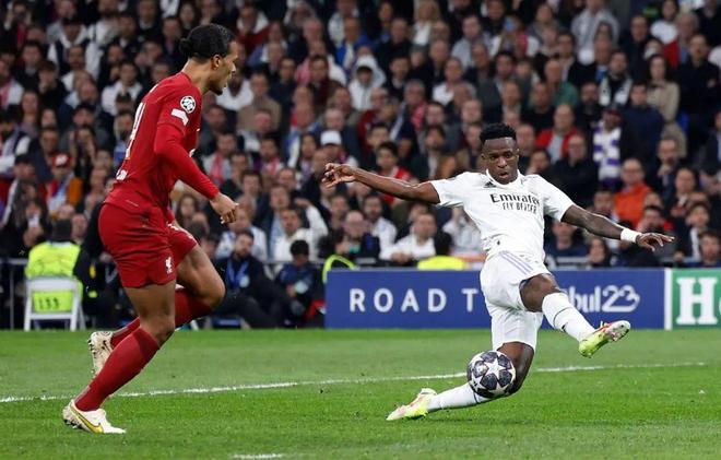 阿斯称皇马需要给姆巴佩配备更好的队友 遭球迷反驳（阿斯称皇马应为姆巴佩配更强队友，引发球迷反驳）