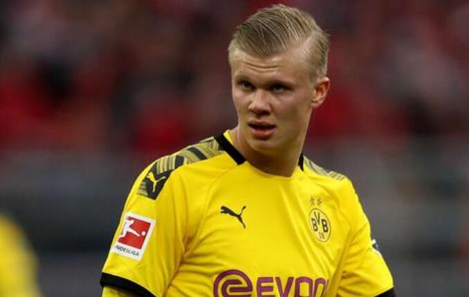 足球英超球迷怒喷转播商调整赛程（英超球迷怒批转播商调整赛程）