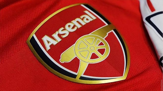 王钰栋承受多重压力，U21、中超、全运会三线作战疲惫不堪（U21、中超、全运会三线鏖战，王钰栋压力倍增疲态尽显）